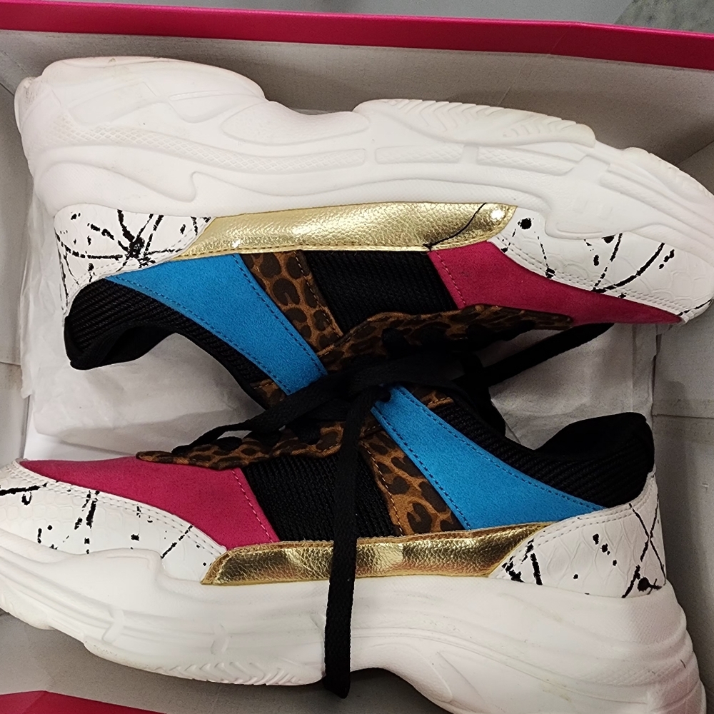 Shoedazzle sneakers